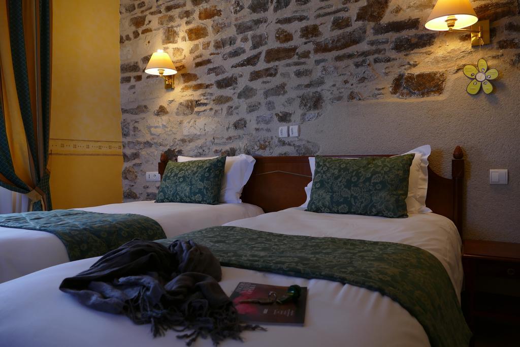 Logis Hotels Le Champalud Restaurant La Citadelle Oree-d'Anjou Habitación foto