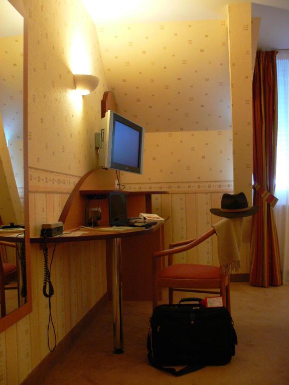 Logis Hotels Le Champalud Restaurant La Citadelle Oree-d'Anjou Habitación foto