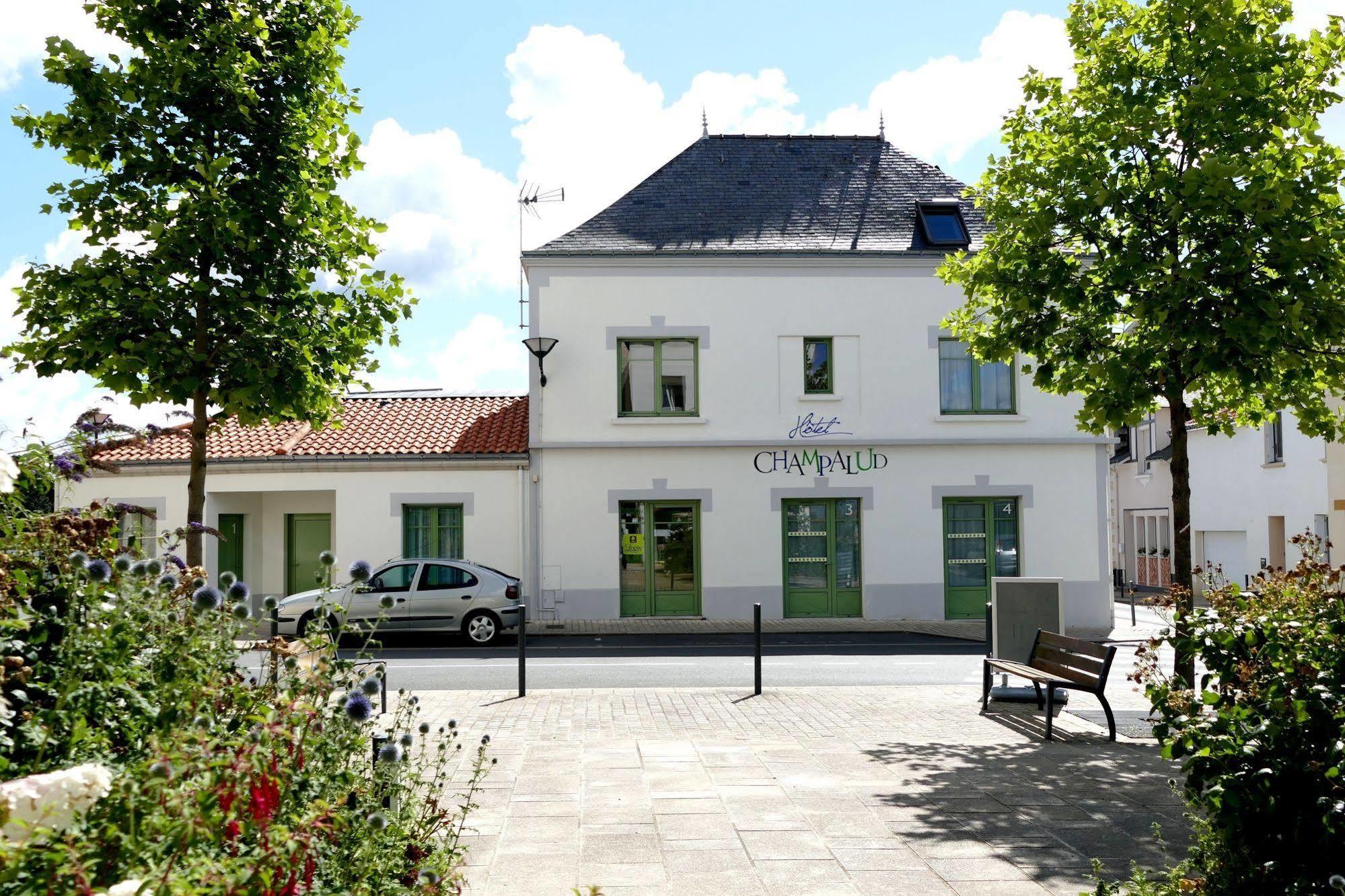 Logis Hotels Le Champalud Restaurant La Citadelle Oree-d'Anjou Exterior foto
