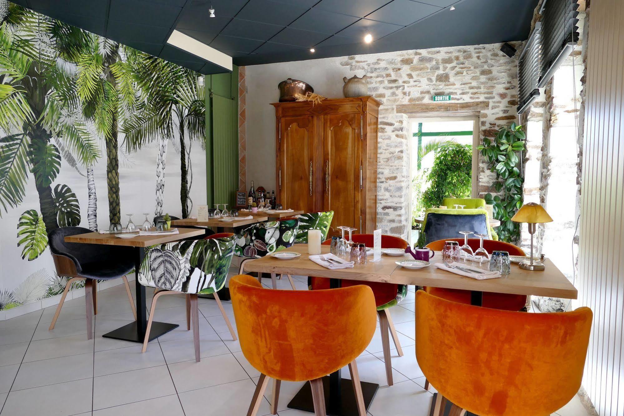 Logis Hotels Le Champalud Restaurant La Citadelle Oree-d'Anjou Exterior foto
