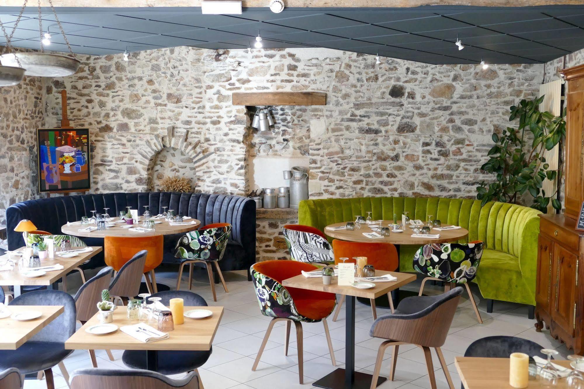 Logis Hotels Le Champalud Restaurant La Citadelle Oree-d'Anjou Exterior foto
