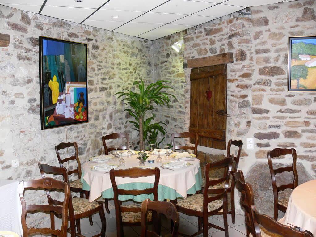 Logis Hotels Le Champalud Restaurant La Citadelle Oree-d'Anjou Exterior foto